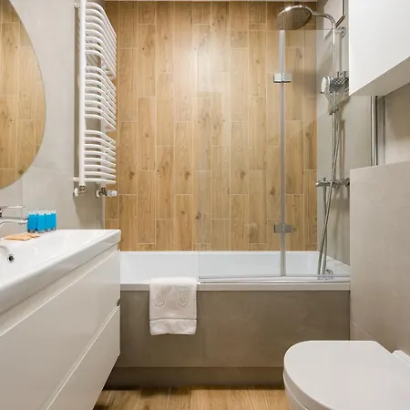 Wola Signature By Bookinghost ワルシャワ